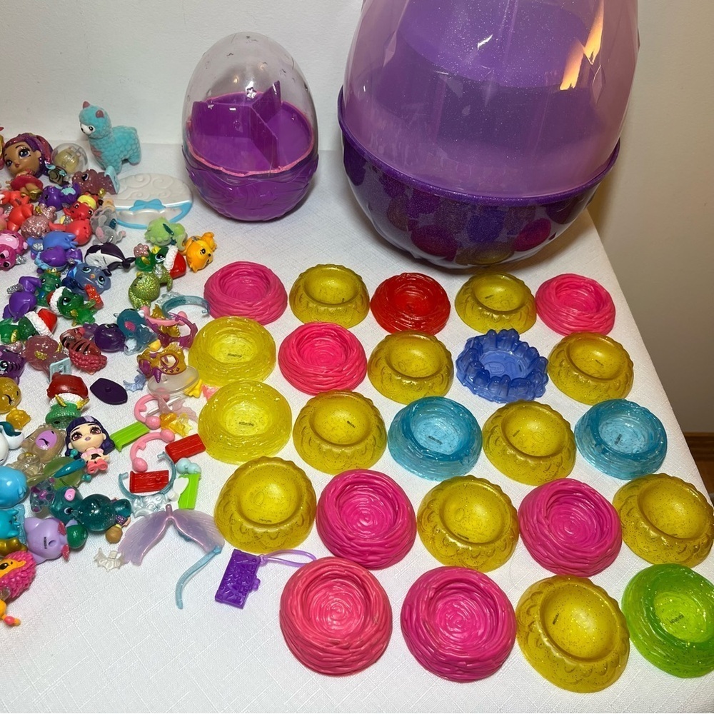 Huge Hatchimals Lot. Accessories. Beds. Storage. - Picture 6 of 9